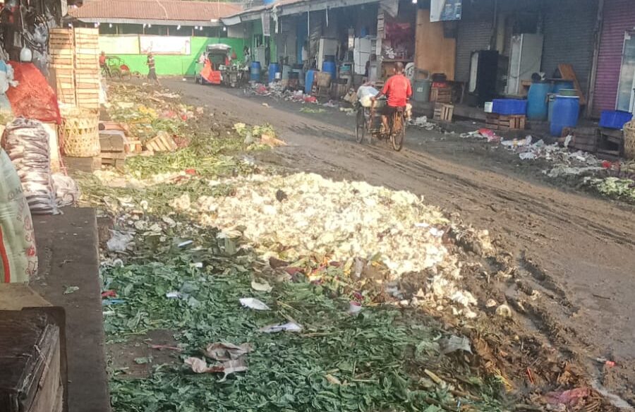 Bau Sampah Mengganggu Warga Tanah Tinggi, RW12 Resah