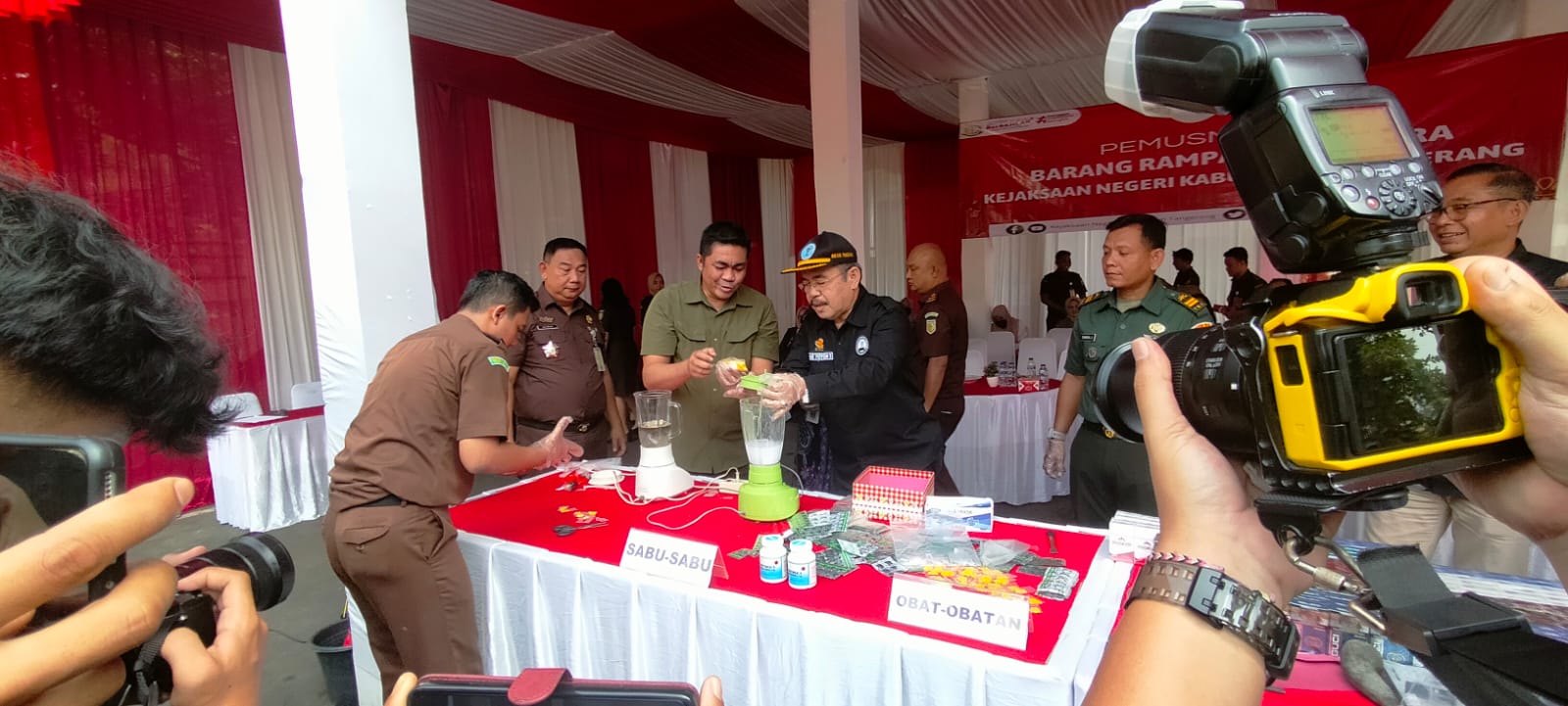 Kejaksaan Negeri Kabupaten Tangerang Musnahkan Barang Rampasan dari 48 Perkara