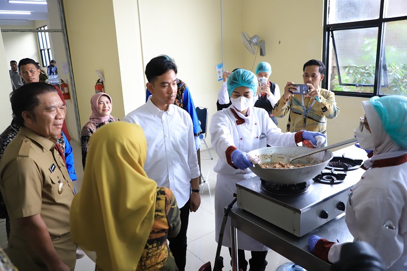 SMKN 3 Kota Tangerang Jadi SMA Pertama yang Sukseskan Uji Coba Makan Bergizi Gratis