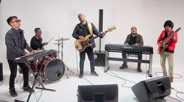 Rocker Kasarunk Luncurkan Single "Forever Now And Then" dalam Nuansa Rock Balada 80-an