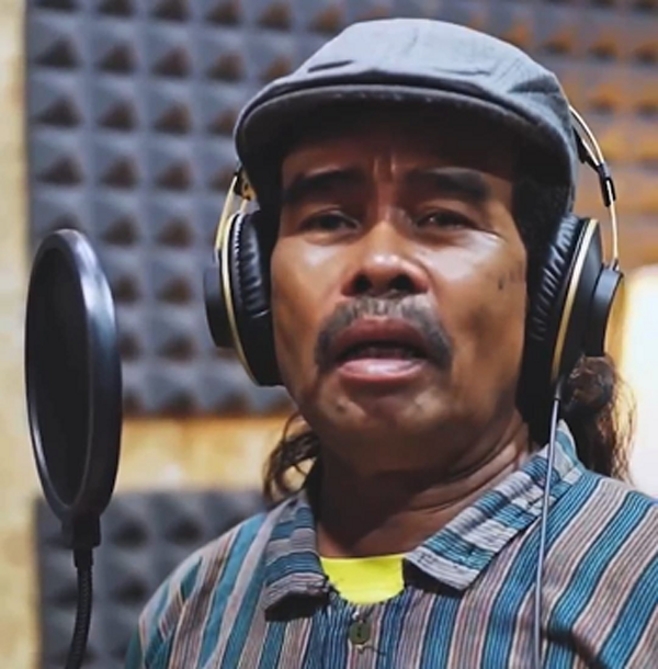 Slamet, Pengamen Viral yang Kini Menjadi Bintang Musik Indonesia