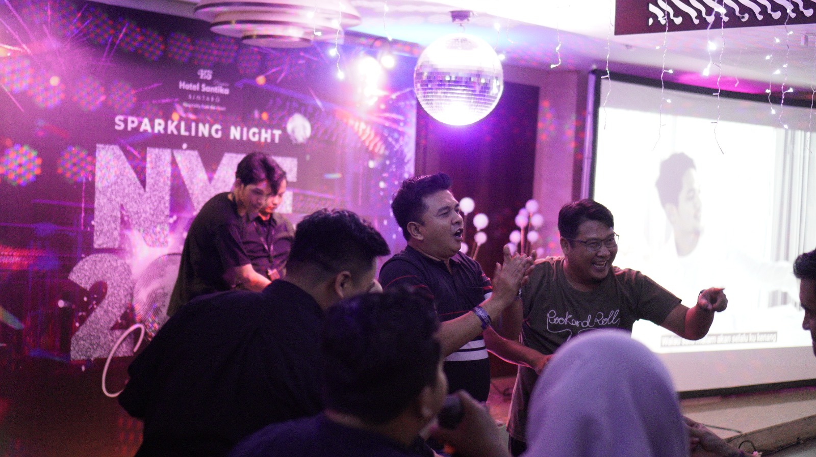 Suksesnya Perayaan Malam Tahun Baru "Sparkling Night" di Hotel Santika Premiere Bintaro