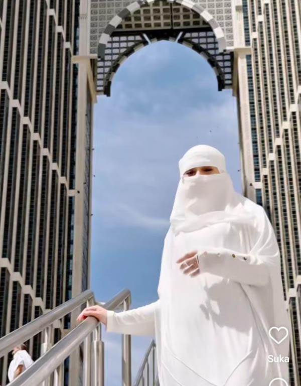 Celine Evangelista, Lakukan Perjalanan Spiritual Umrah