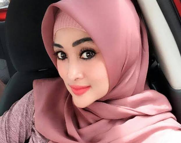 Usai Lebaran, Pedangdut Rini Andriani Kembali ke Dapur Kuliner dan Panggung Dangdut