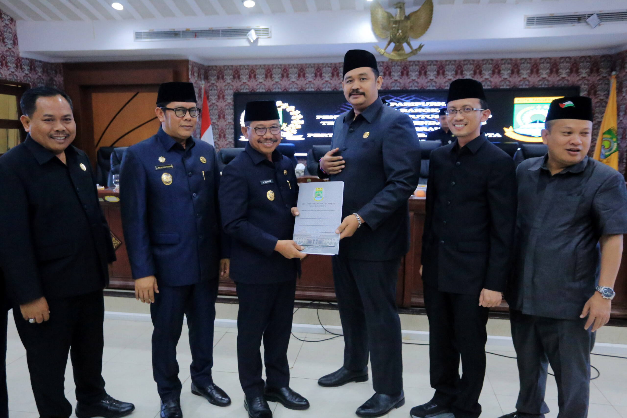 Wali Kota Tangerang Terima Rekomendasi DPRD atas LKPJ 2024
