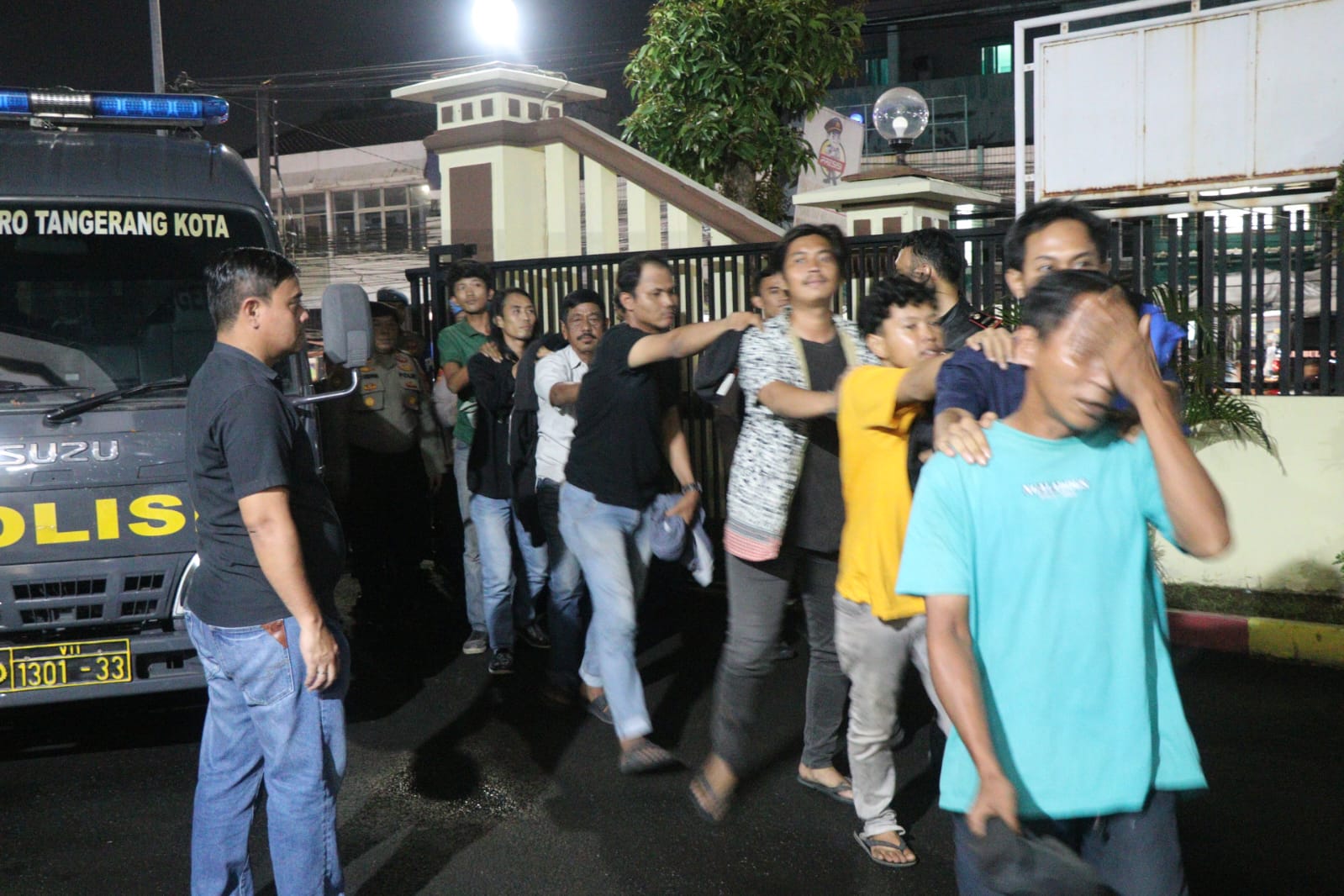 Kapolres Metro Tangerang Kota Pimpin Patroli Skala Besar, 37 Diduga Pelaku Premanisme Diamankan