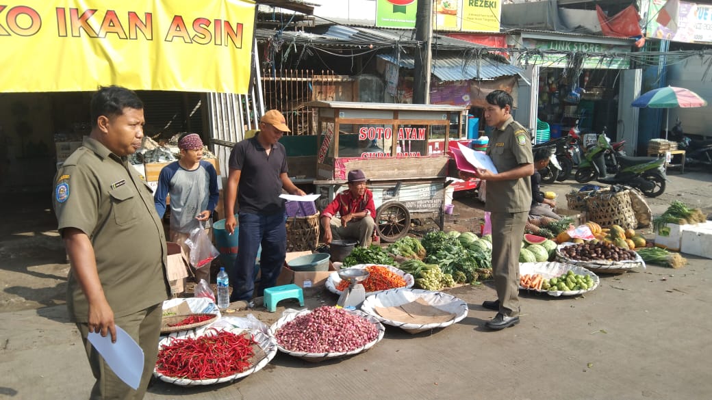 Pemkot Tangerang Tertibkan PKL di Sekitar Pasar Anyar Secara Persuasif